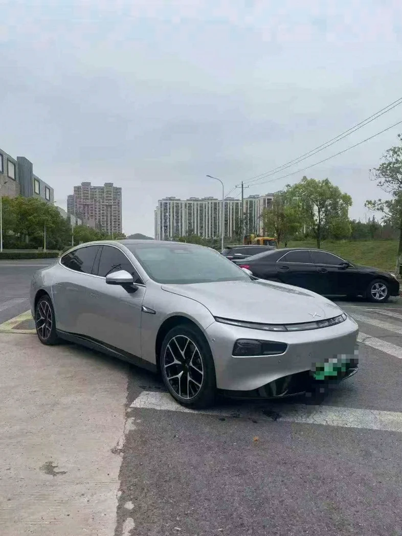 小鹏汽车p7 正面外观三