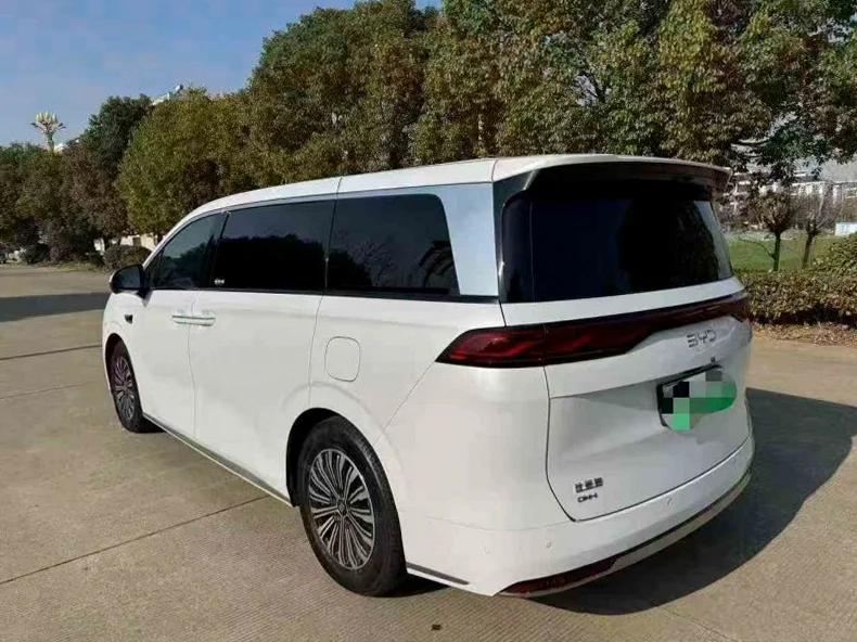 比亚迪夏 后面外观二