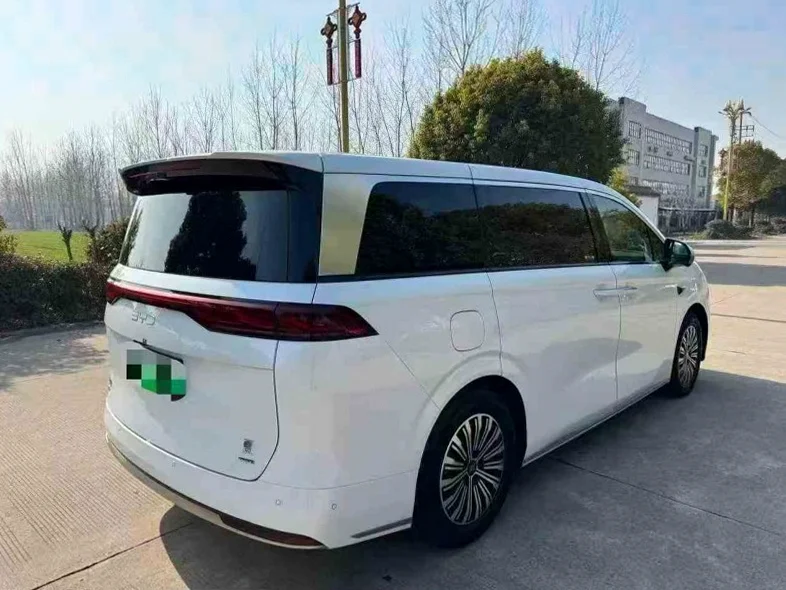 比亚迪夏 后面外观三