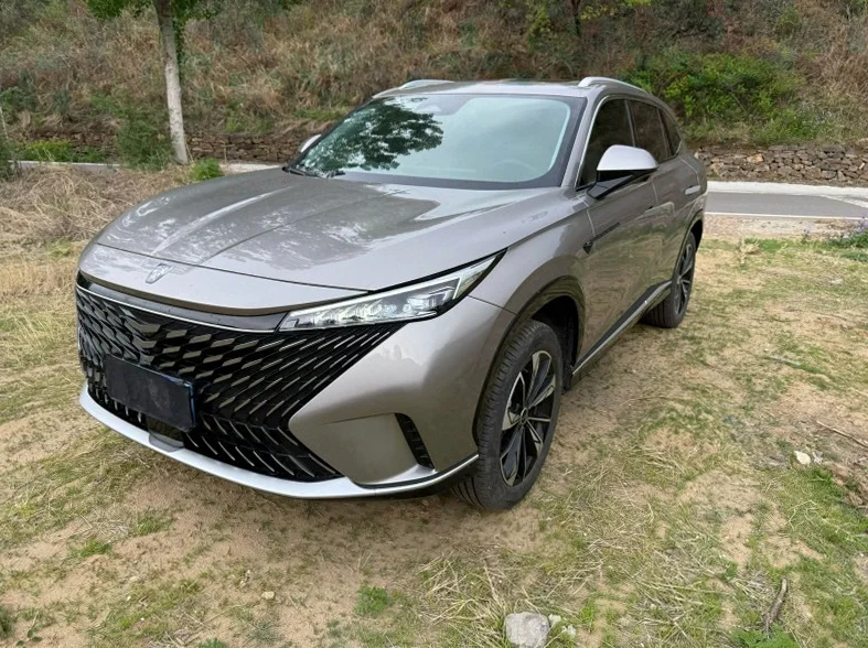荣威RX5 正面外观二
