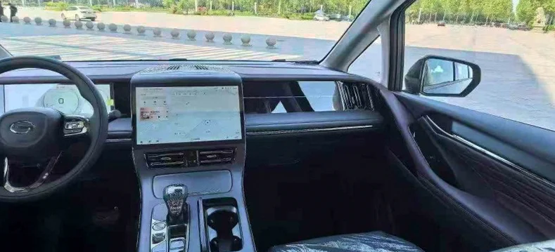 传祺M8 后面外观一