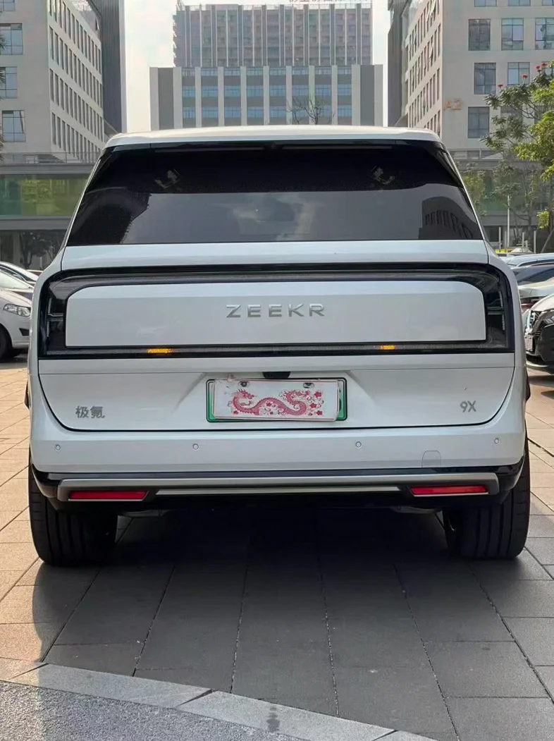 极氪汽车9X 内饰后排