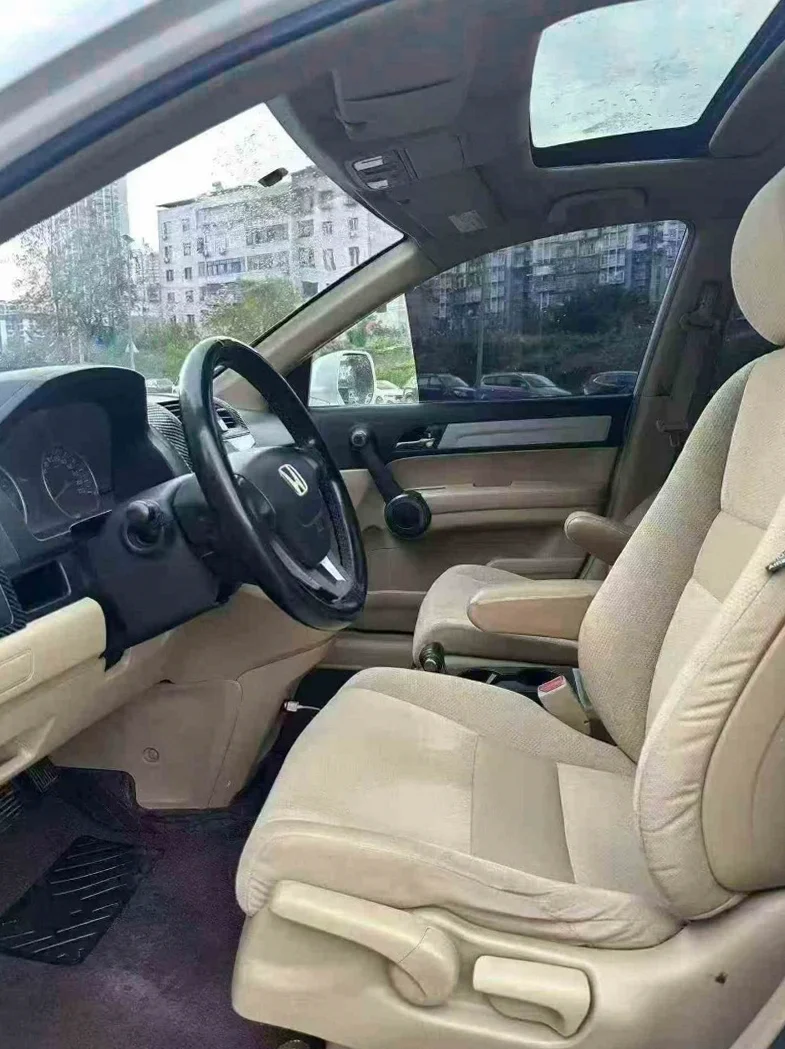 本田CRV 后面外观三