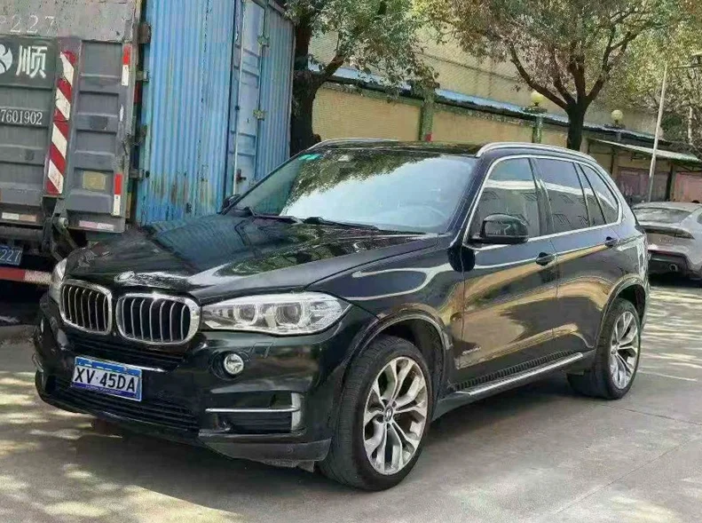 宝马X5 正面外观二