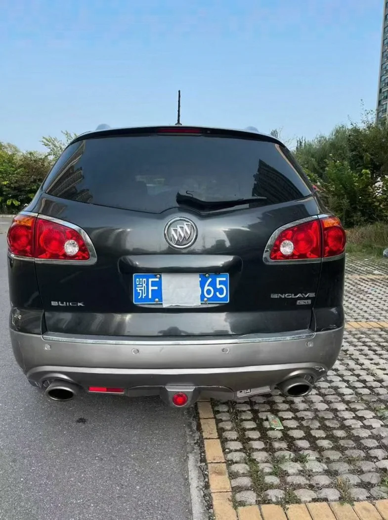 别克昂科雷 后面外观一