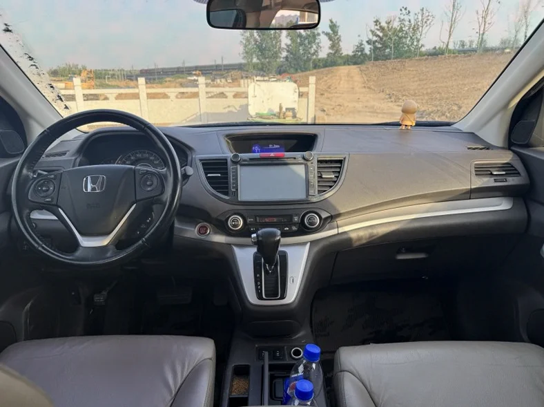 本田CRV 驾驶室