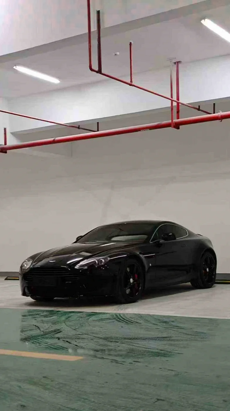17年阿斯顿马丁V8 Vantage