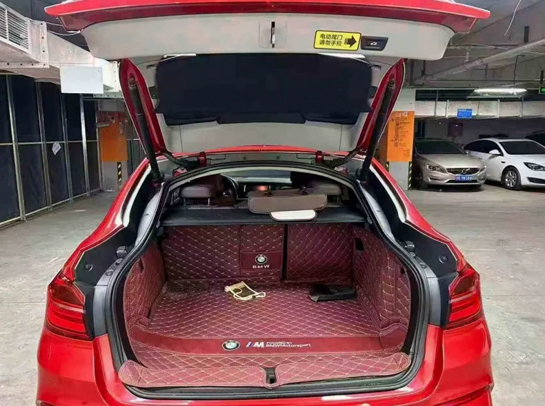 宝马X4 后面外观三