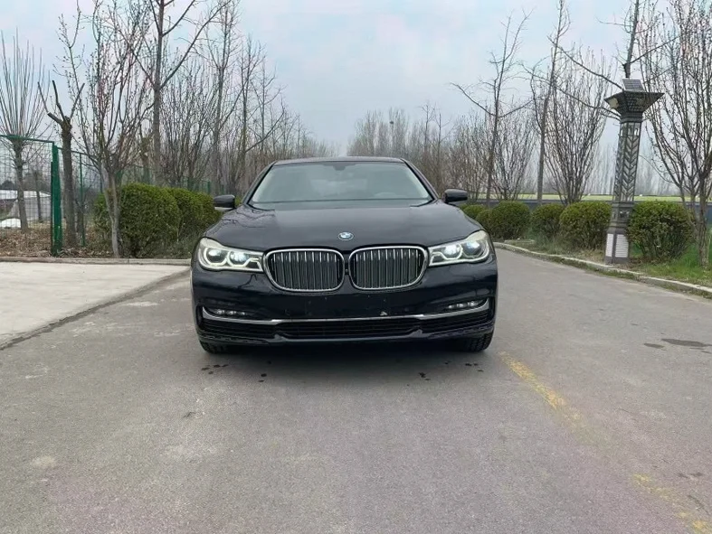17年宝马730Li 尊享版