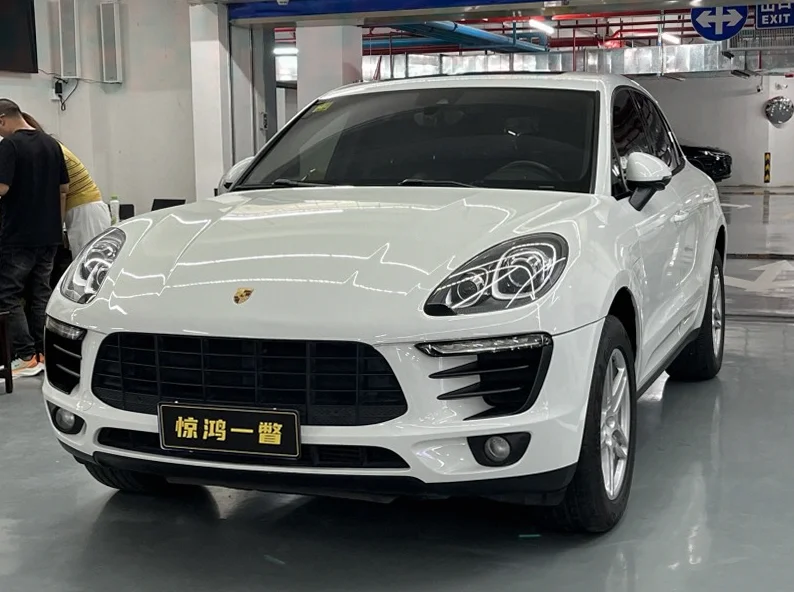保时捷Macan 正面外观三