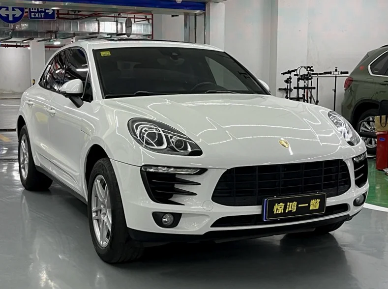 保时捷Macan 正面外观二