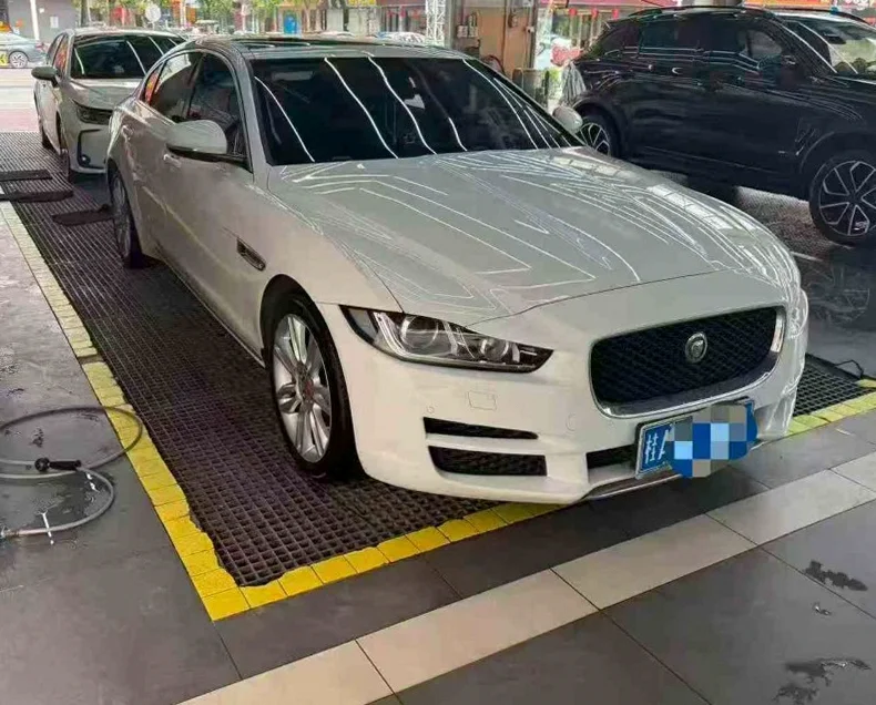 捷豹XEL 正面外观二