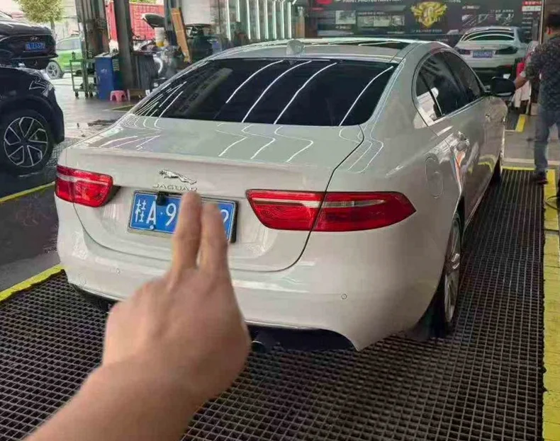 捷豹XEL 驾驶室