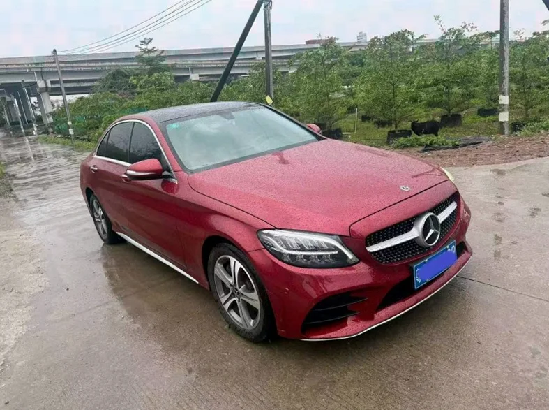 奔驰C 正面外观二