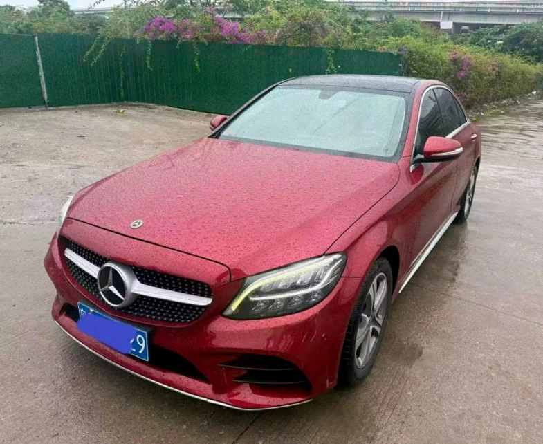 奔驰C 后面外观三