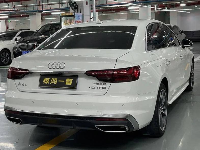 奥迪A4L 驾驶室