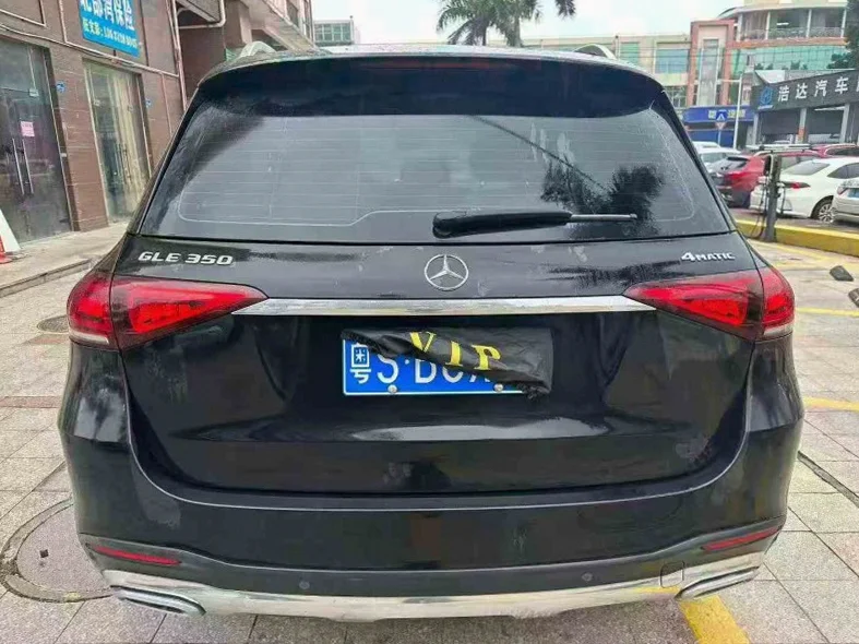 奔驰GLC 驾驶室