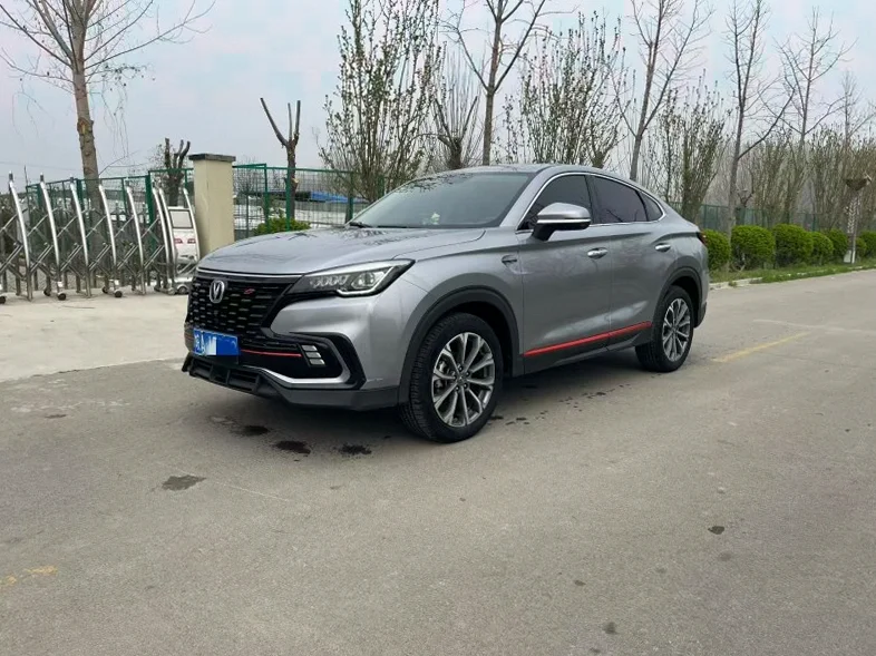 长安汽车CS85 正面外观三