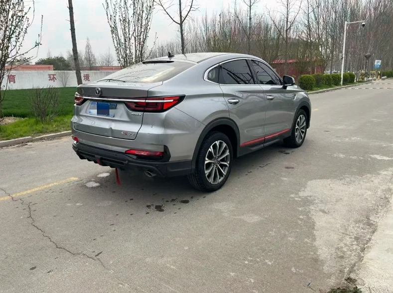 长安汽车CS85 后面外观二