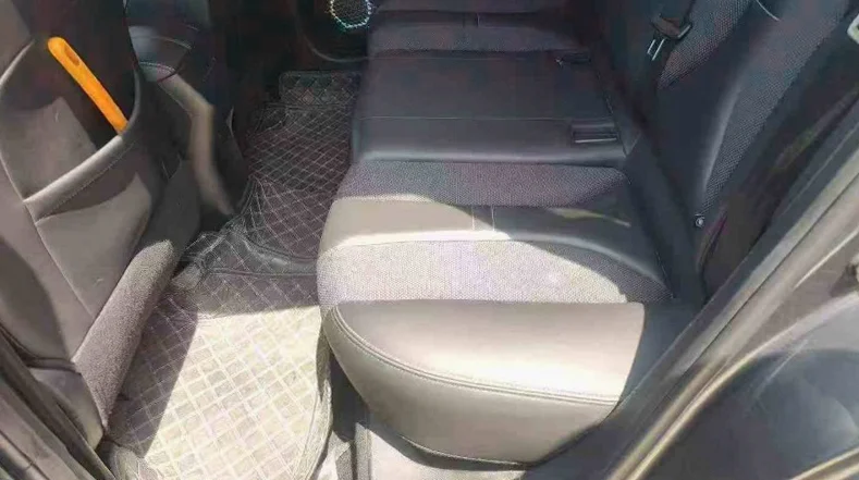 长安汽车欧尚 后面外观一