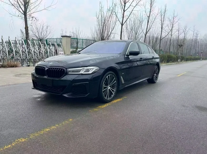 宝马5系 正面外观三