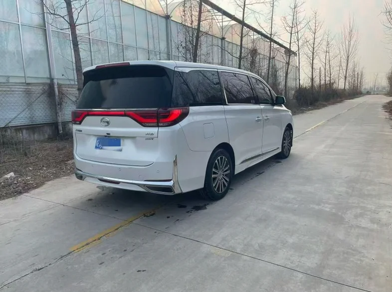 传祺M8 后面外观二