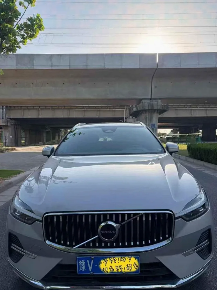 22年沃尔沃XC60 B5四驱智远豪华