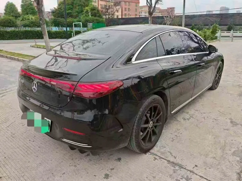 奔驰EQE 内饰后排
