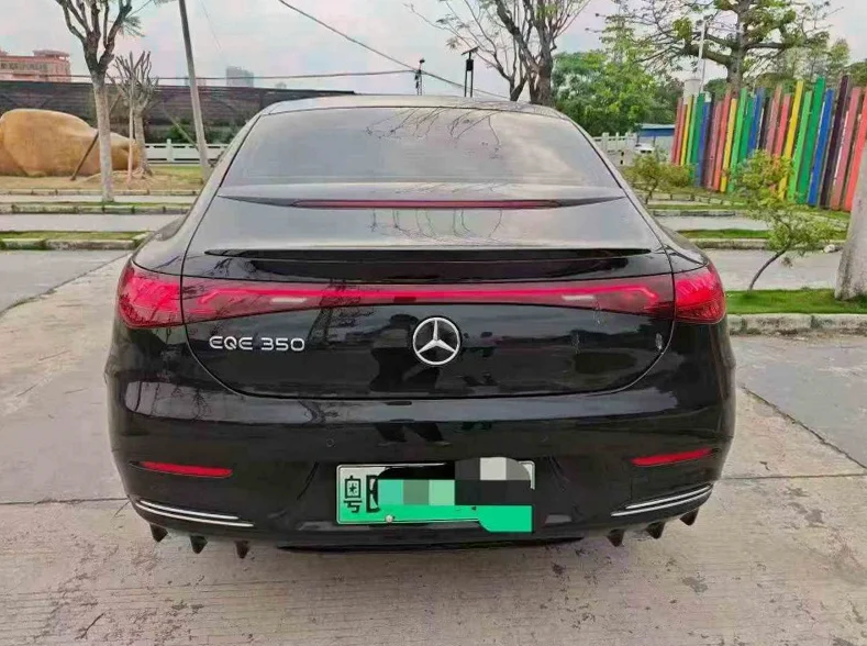 奔驰EQE 驾驶室
