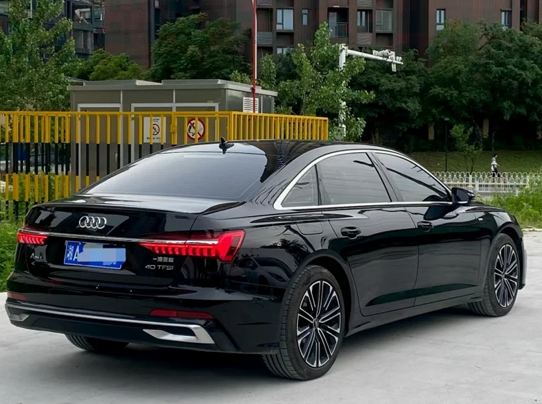 奥迪A6L 驾驶室