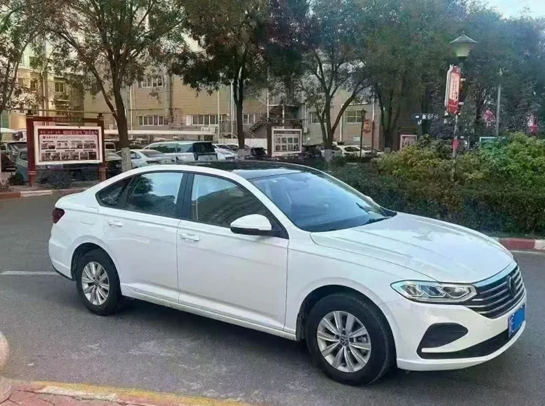 大众朗逸 正面外观二