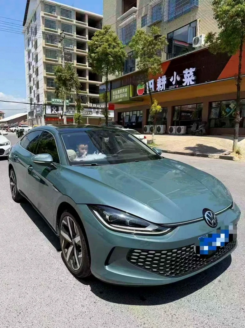 大众凌渡 正面外观三