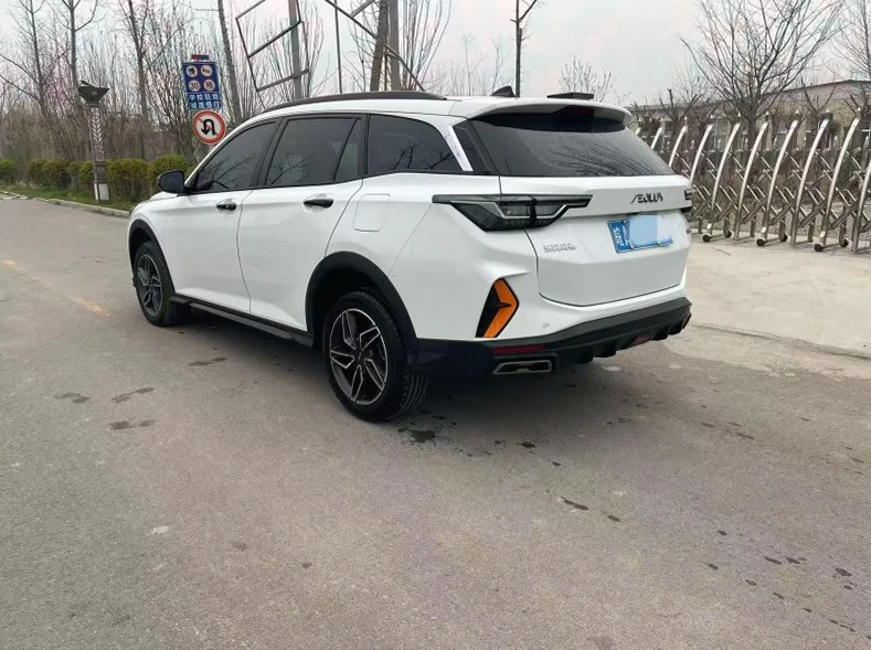 东风奕炫 后面外观一