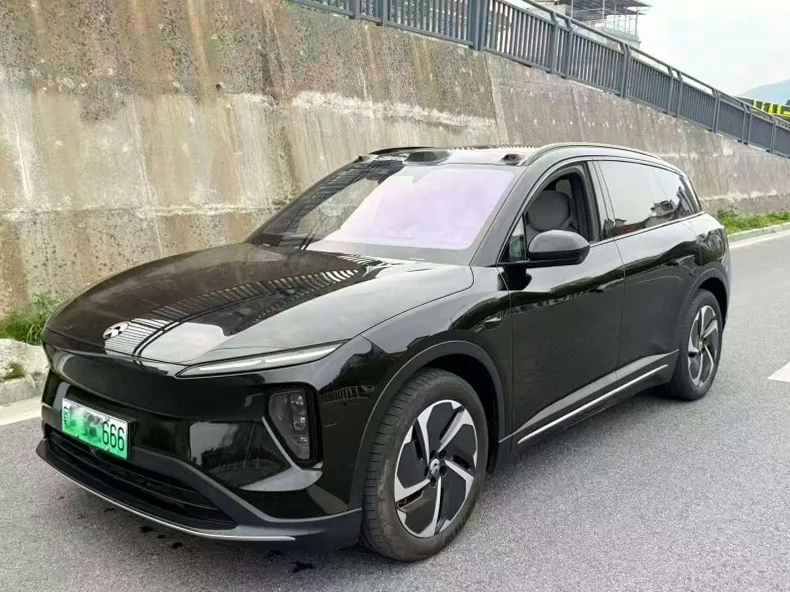蔚来ES6 后面外观一