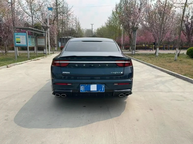 吉利星瑞 驾驶室