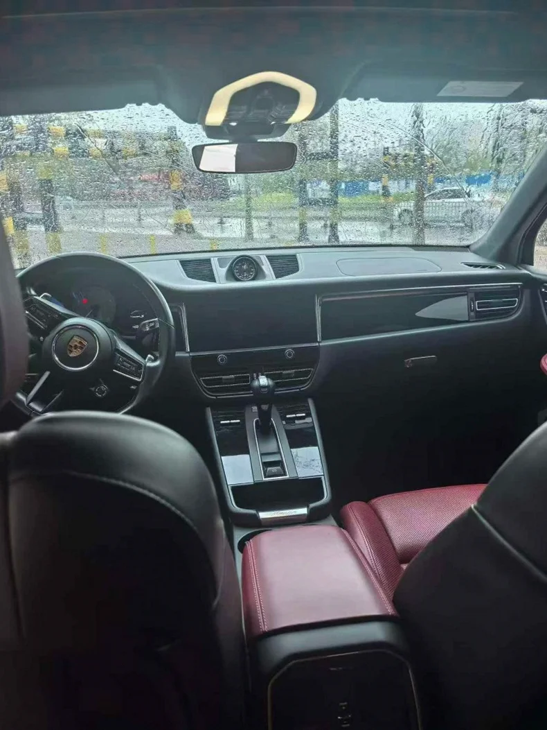 保时捷Macan 后面外观二