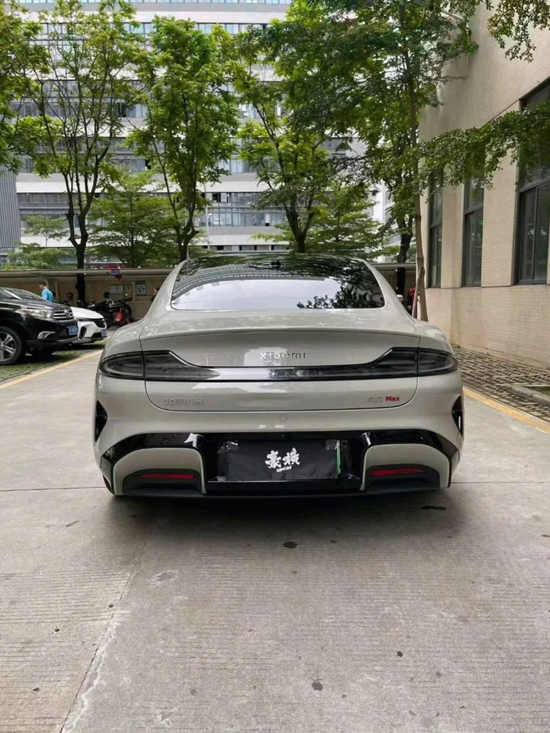 小米SU7 后面外观二