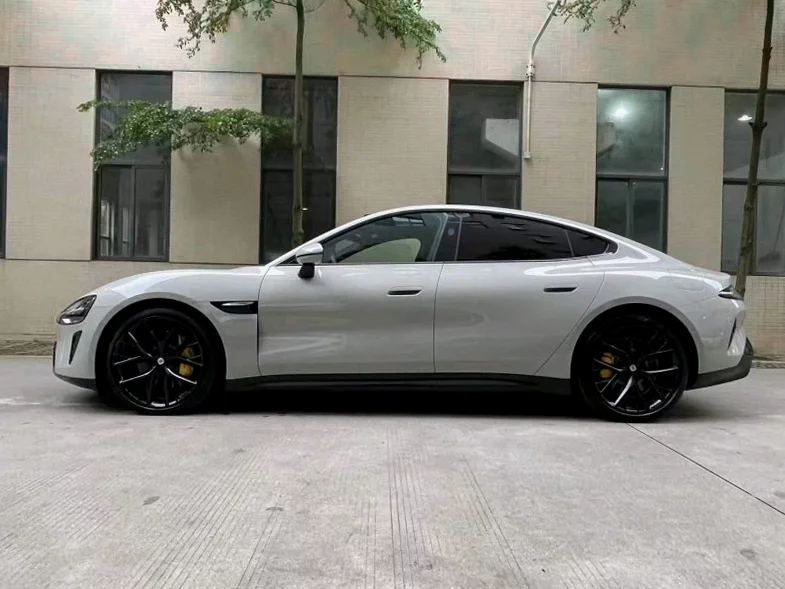 小米SU7 后面外观一