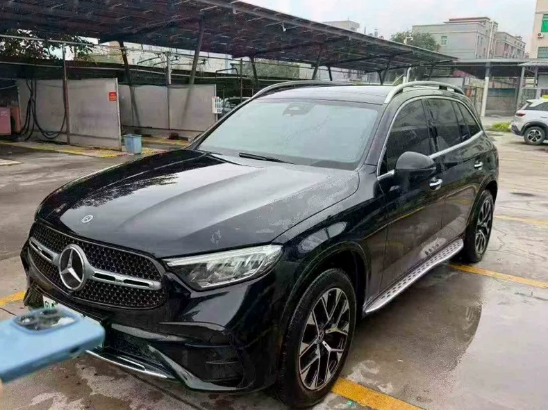 奔驰GLC 正面外观二