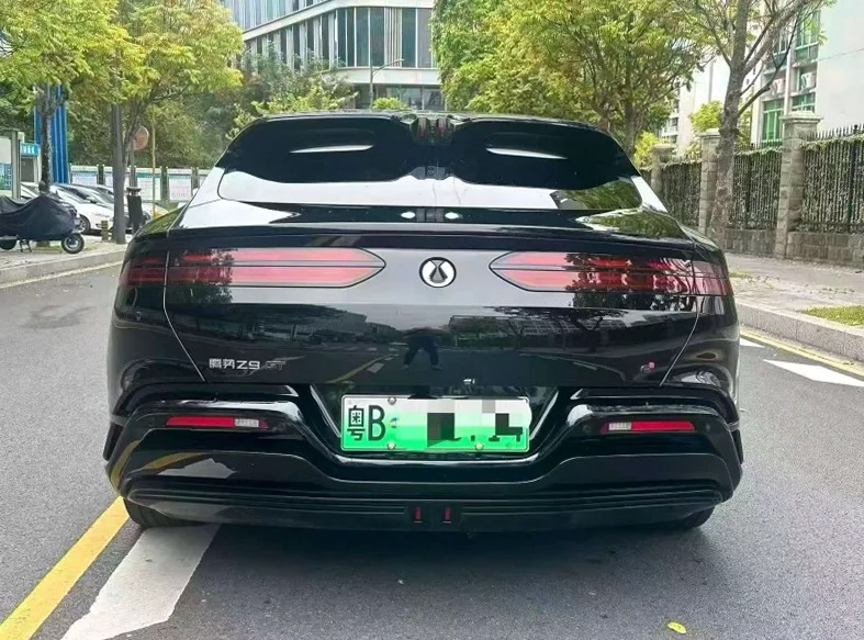 腾势Z9 驾驶室