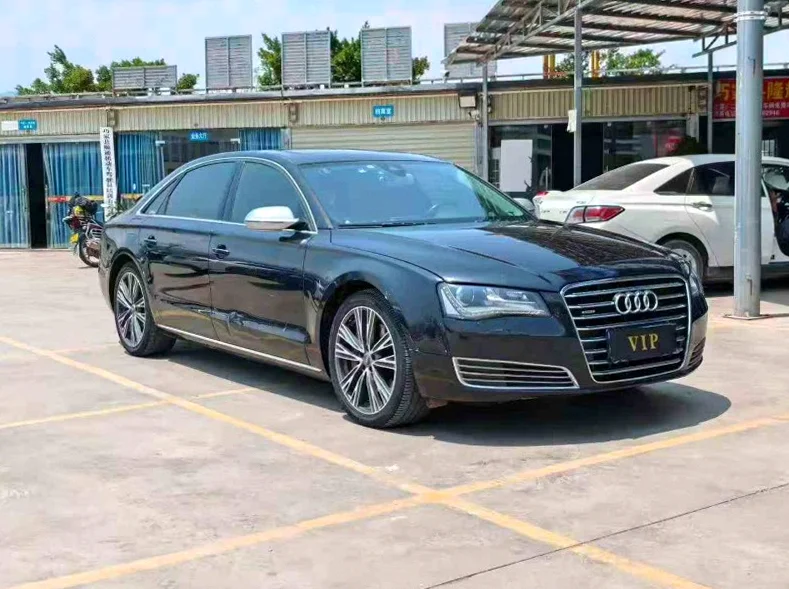 奥迪A8L 后面外观二
