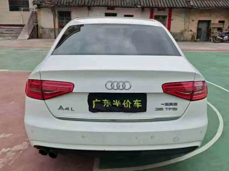 奥迪A4L 驾驶室