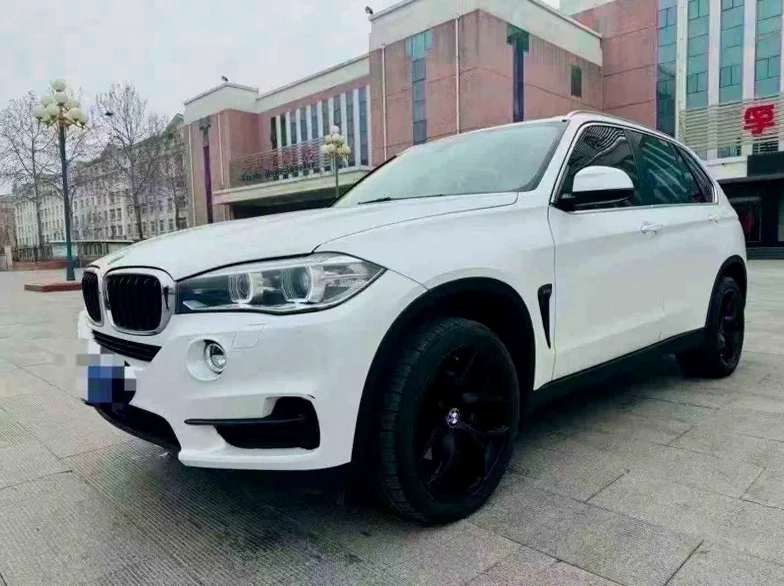 宝马X5 正面外观三