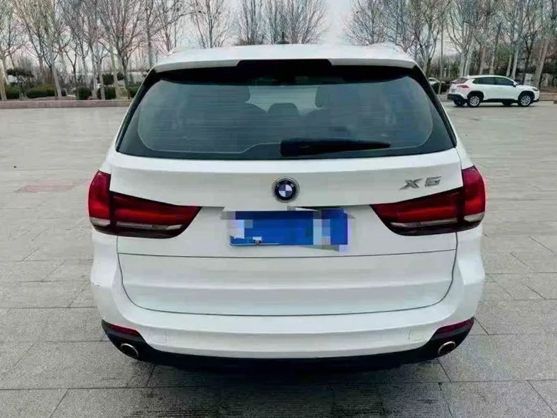 宝马X5 驾驶室