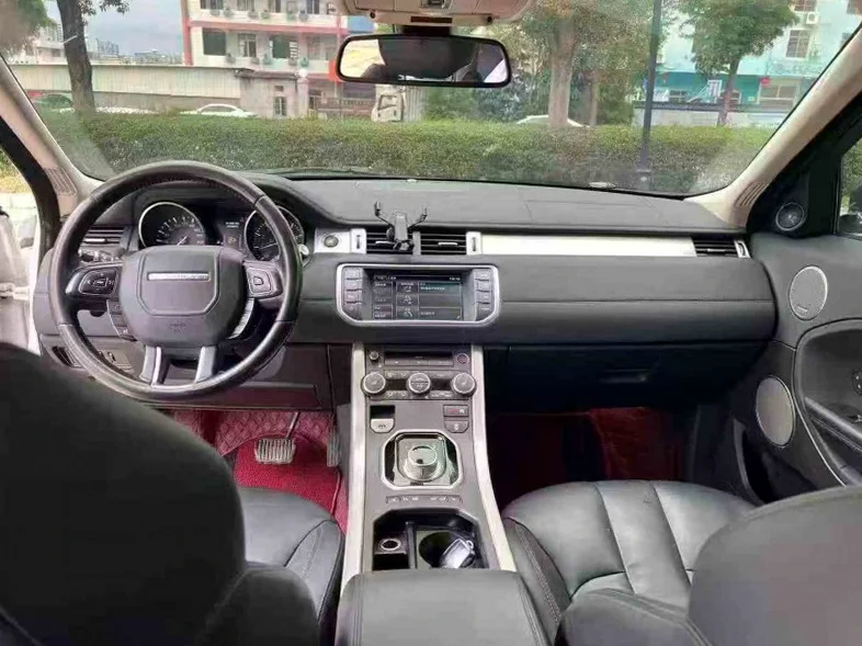 路虎极光 后面外观三