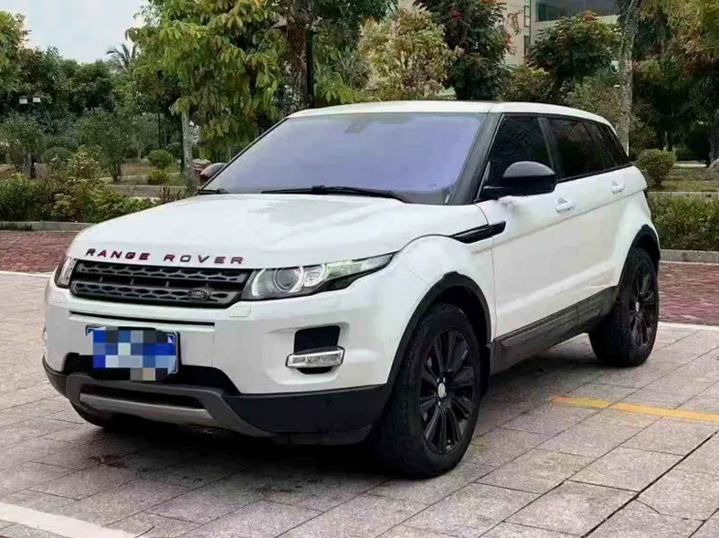 路虎极光 正面外观三