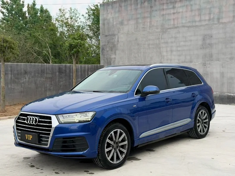 奥迪Q7 正面外观二