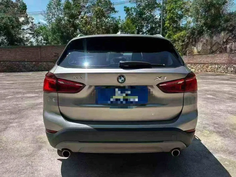 X1宝马 驾驶室