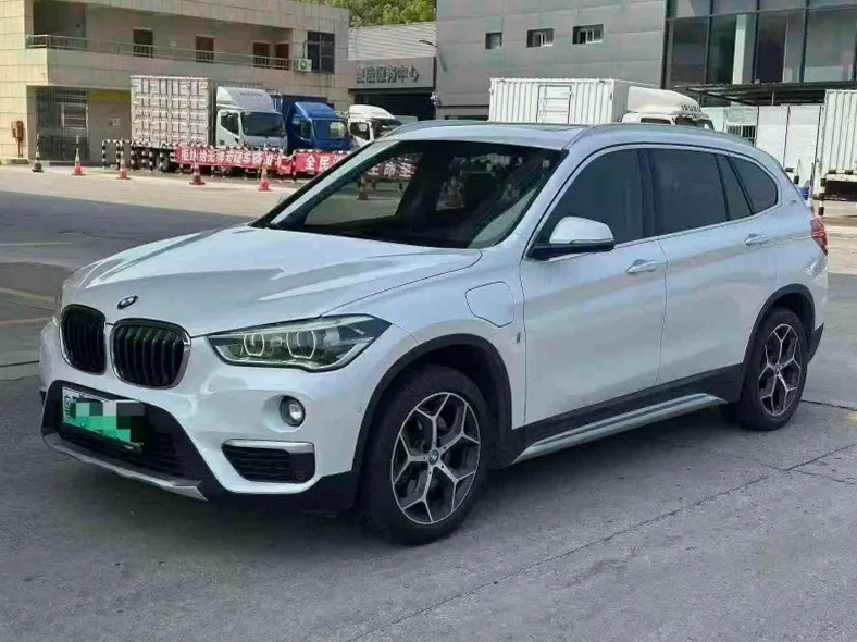 X1宝马 正面外观二