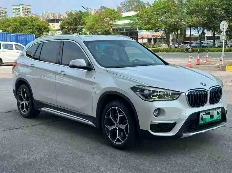 X1宝马 正面外观三